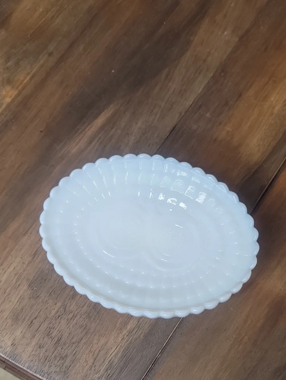 Avon Vintage White Owl Face Milk Glass Footed Pedestal Soap Dish Tray